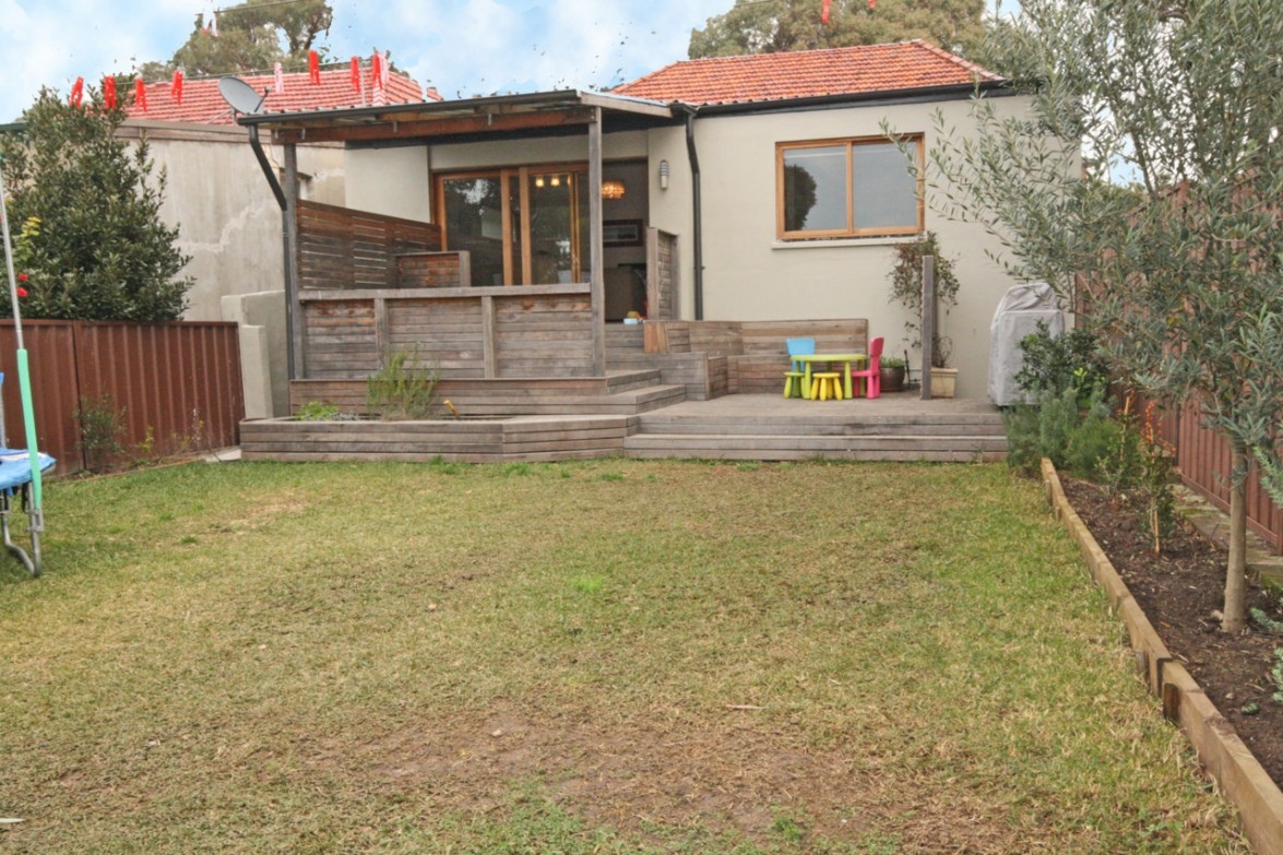 House Leased 9 Cannon Street, Stanmore